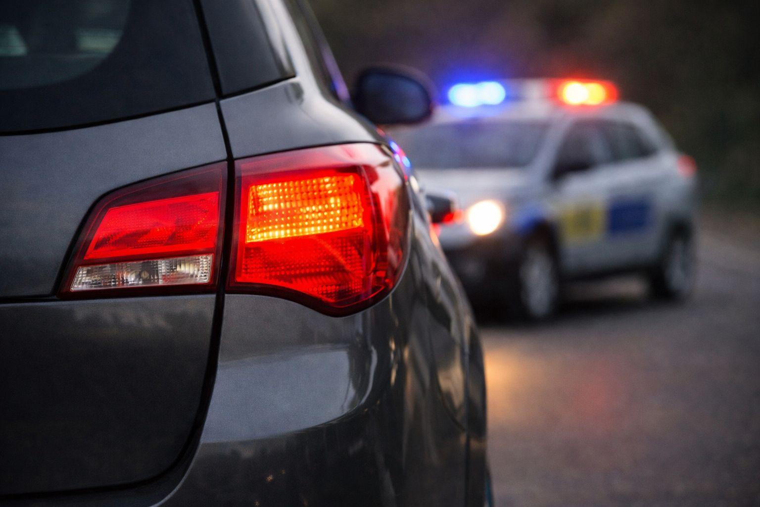 Чи є штрафи за червоні поворотники в Україні 2026: закон, суди, практика